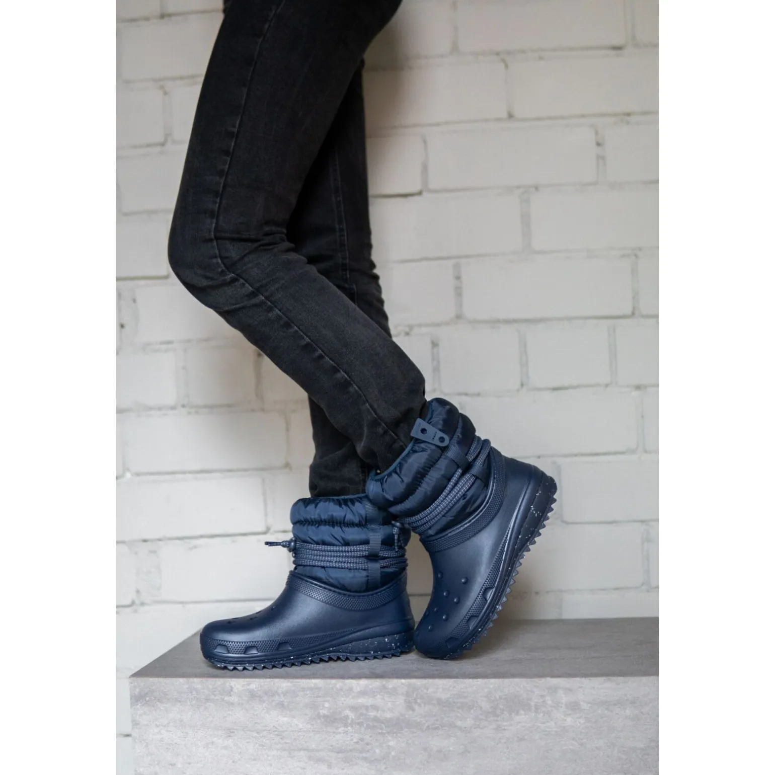 Crocs Classic Neo Puff Luxe Boot Women's