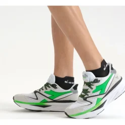 Diadora Atomo V7000