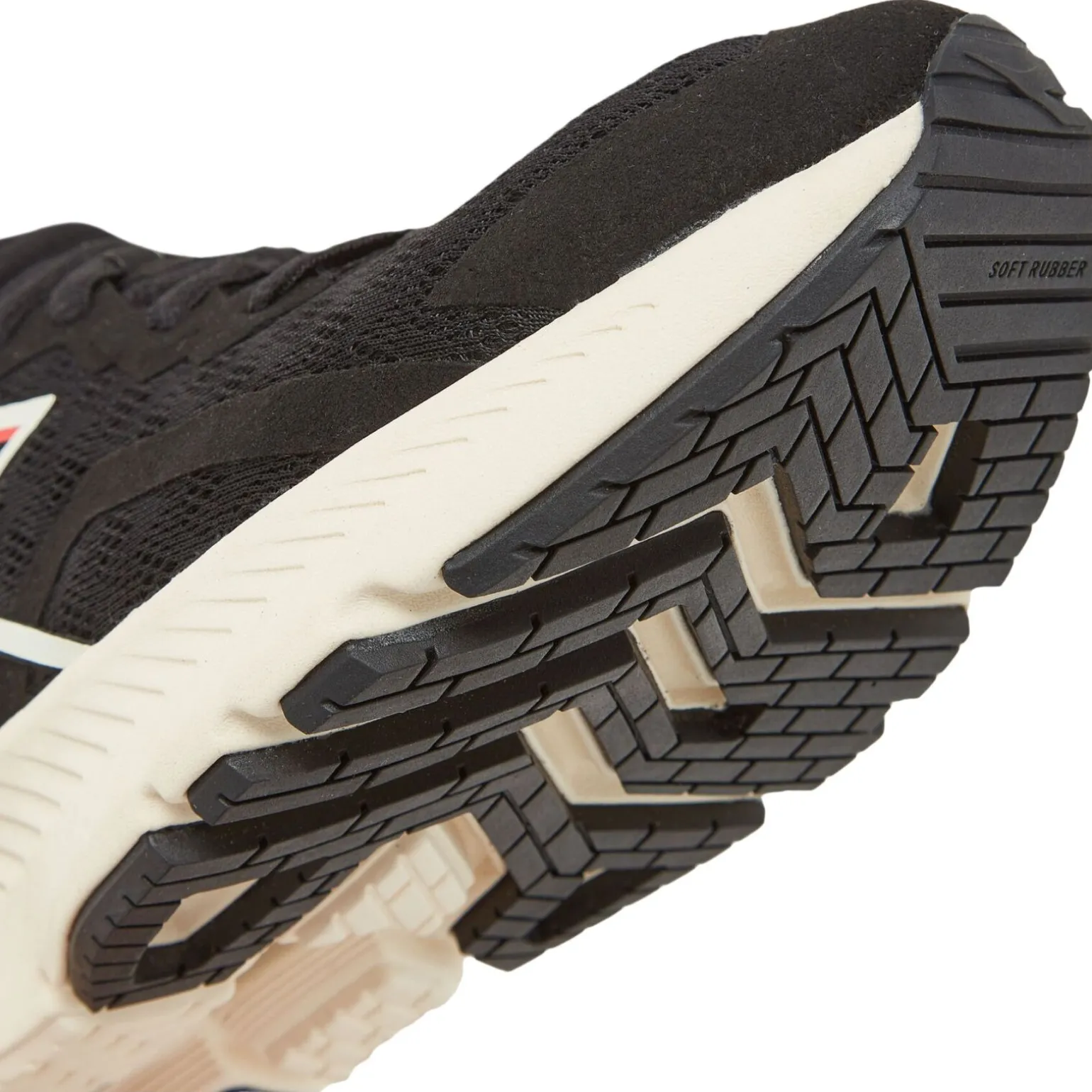Diadora Mythos Blushield Volo 3 W