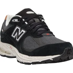 New Balance M2002