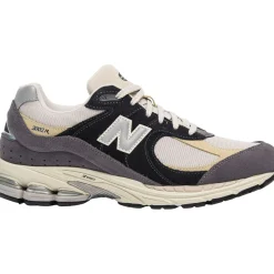 New Balance M2002