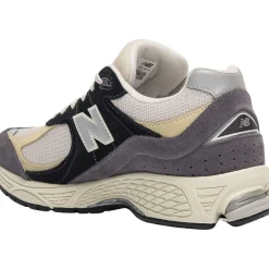 New Balance M2002