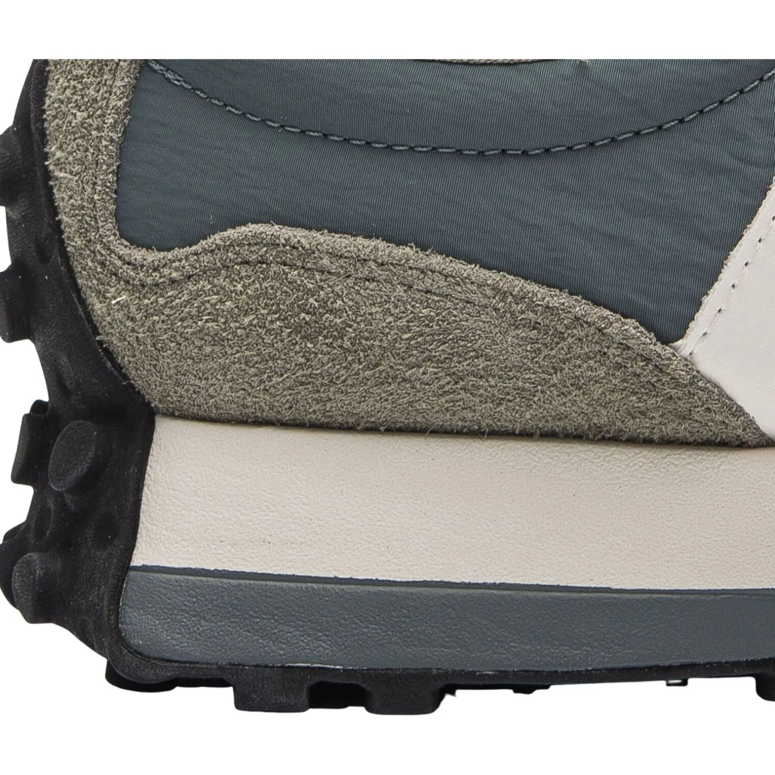New Balance Ms327
